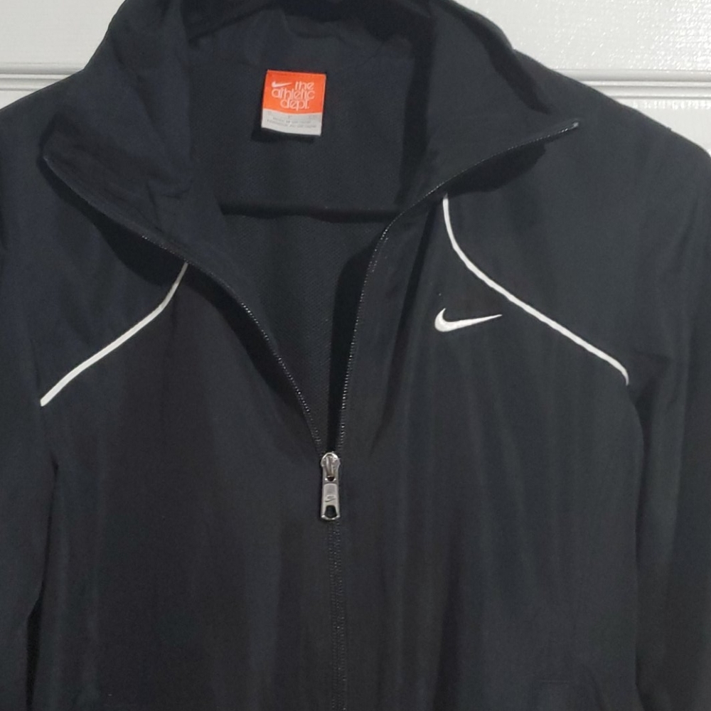 Nike - Picture 3 of 3